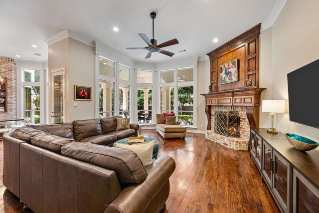 802 Carriage Court, Southlake, TX 76092