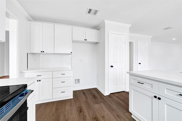 818 Lochnell Drive, Houston, TX 77062