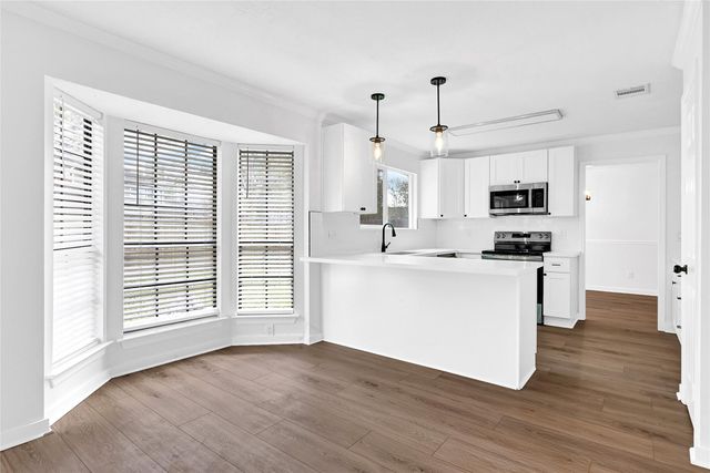 818 Lochnell Drive, Houston, TX 77062