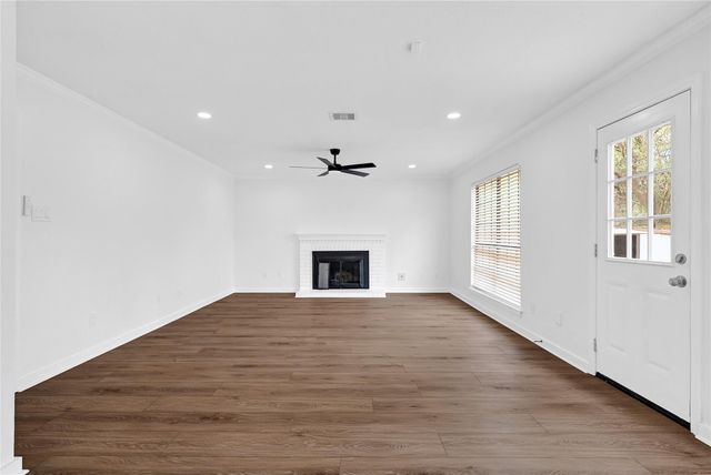 818 Lochnell Drive, Houston, TX 77062