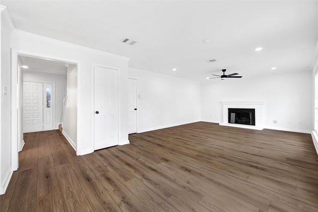 818 Lochnell Drive, Houston, TX 77062