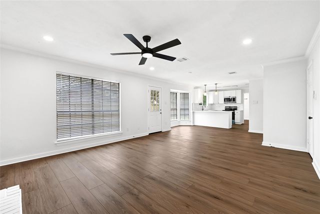 818 Lochnell Drive, Houston, TX 77062