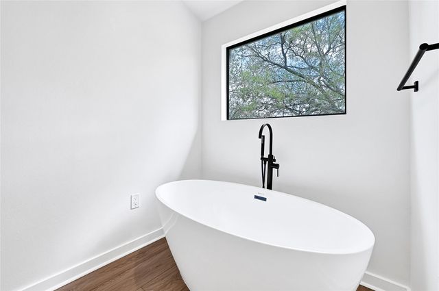 818 Lochnell Drive, Houston, TX 77062