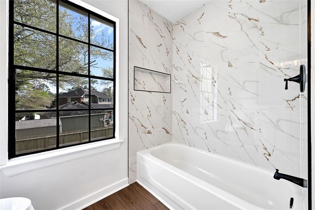 818 Lochnell Drive, Houston, TX 77062