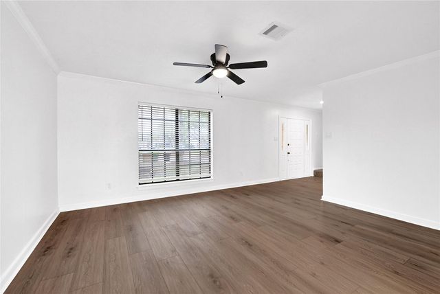 818 Lochnell Drive, Houston, TX 77062