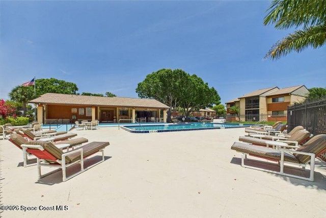 2323 Golf Lake Circle 1111, Melbourne, FL 32935