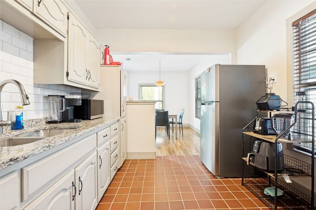 2723 Sharon Street, Dallas, TX 75211