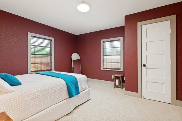 2723 Sharon Street, Dallas, TX 75211