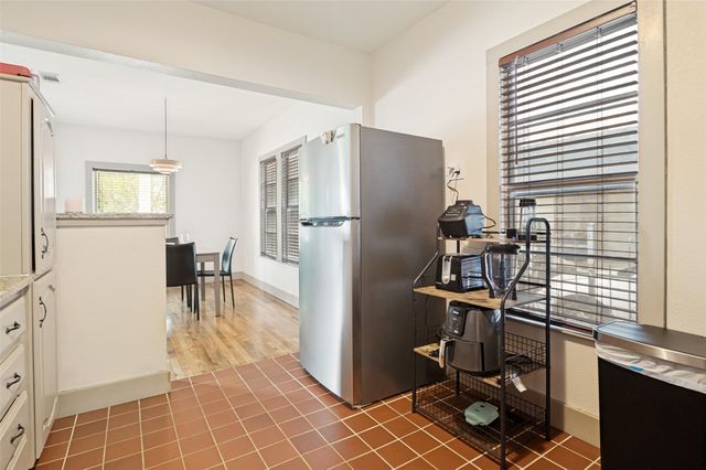 2723 Sharon Street, Dallas, TX 75211