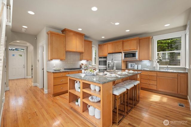 533 3rd Avenue S, Kirkland, WA 98033