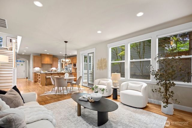 533 3rd Avenue S, Kirkland, WA 98033