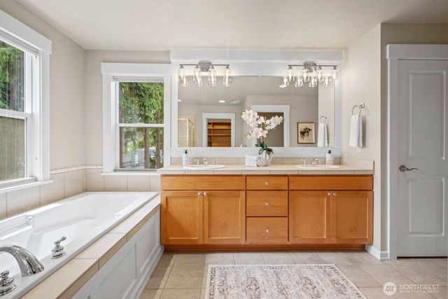 533 3rd Avenue S, Kirkland, WA 98033
