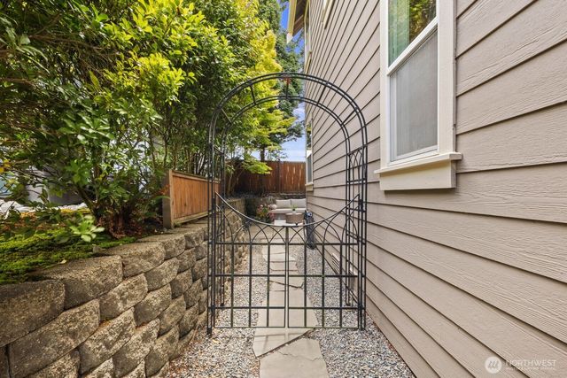 533 3rd Avenue S, Kirkland, WA 98033