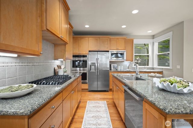 533 3rd Avenue S, Kirkland, WA 98033