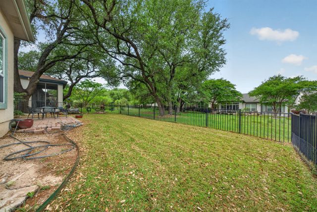 311 Deer Meadow CIR, Georgetown, TX 78633