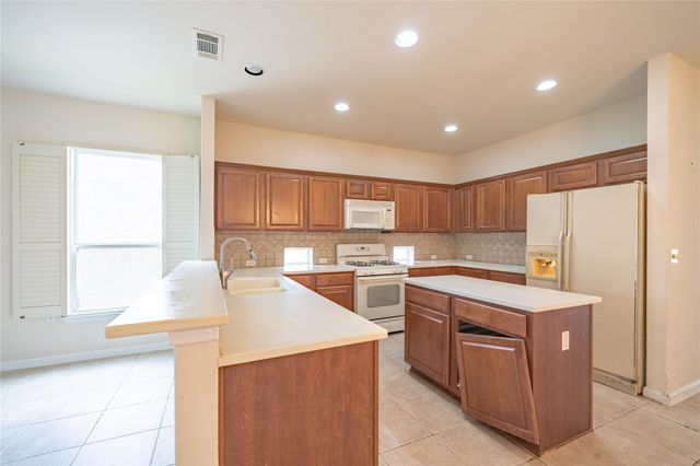 311 Deer Meadow CIR, Georgetown, TX 78633