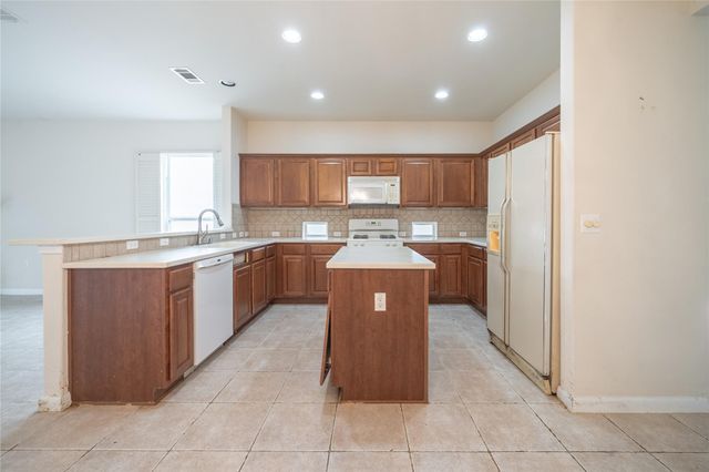 311 Deer Meadow CIR, Georgetown, TX 78633