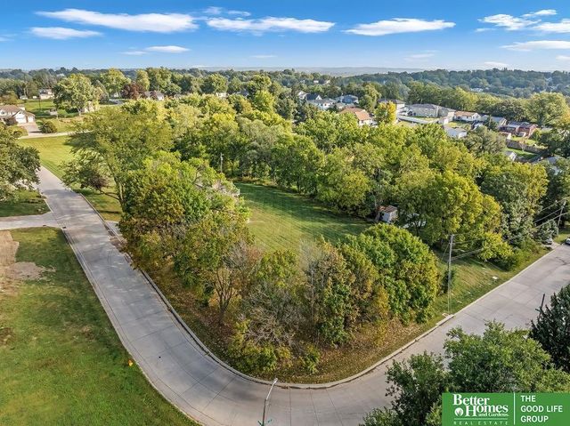 7415 S 20 Street, Bellevue, NE 68147