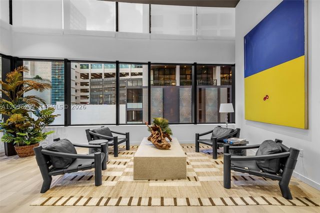 225 N Miami Ave 504, Miami, FL 33128