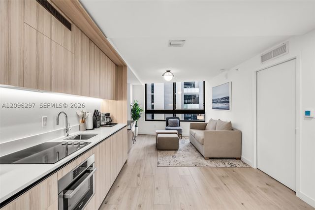 225 N Miami Ave 504, Miami, FL 33128