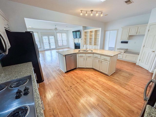 1923 SWYNFORD LN, Collierville, TN 38017