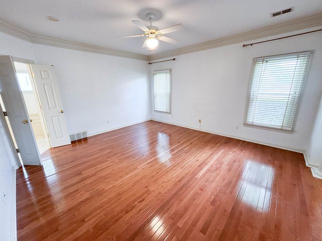 1923 SWYNFORD LN, Collierville, TN 38017