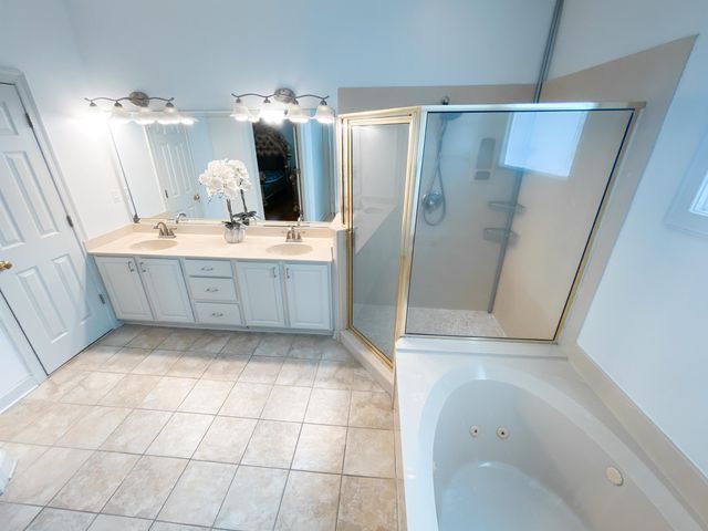 1923 SWYNFORD LN, Collierville, TN 38017