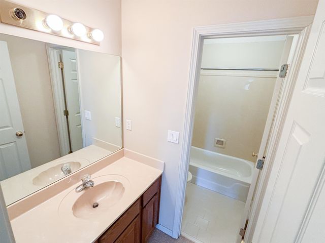 1923 SWYNFORD LN, Collierville, TN 38017