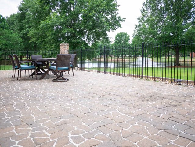 1923 SWYNFORD LN, Collierville, TN 38017