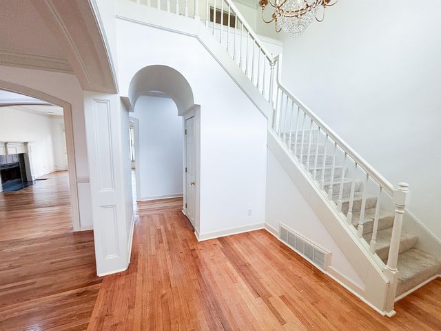 1923 SWYNFORD LN, Collierville, TN 38017