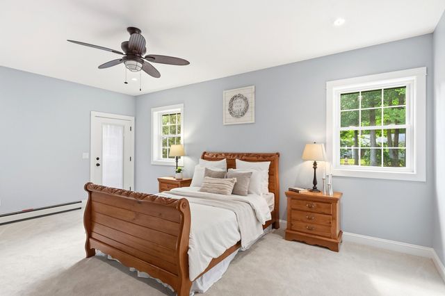 2 Merrill Street, Hudson, NH 03051