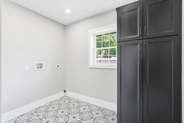 2 Merrill Street, Hudson, NH 03051