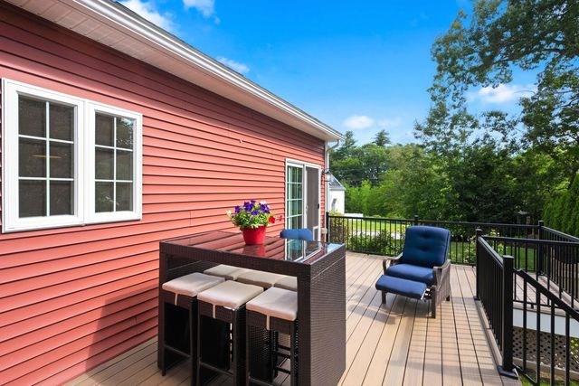 2 Merrill Street, Hudson, NH 03051