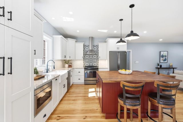2 Merrill Street, Hudson, NH 03051