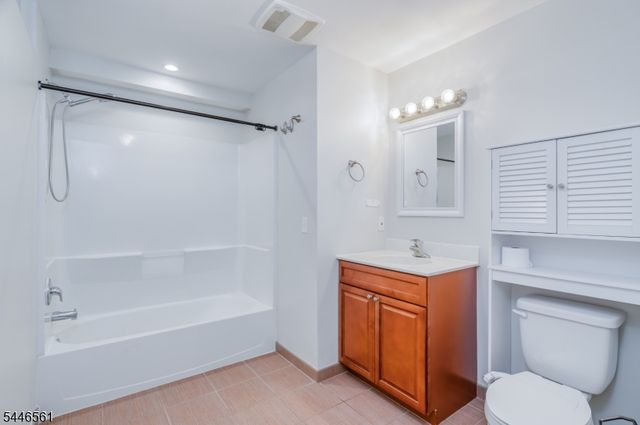 148 Oakwood Ave, Cliffside Park Boro, NJ 07010