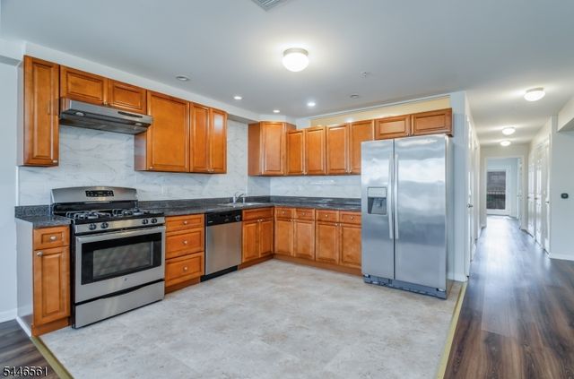 148 Oakwood Ave, Cliffside Park Boro, NJ 07010