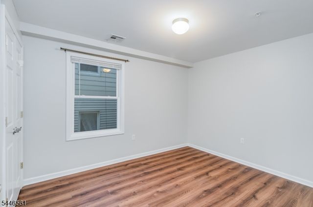 148 Oakwood Ave, Cliffside Park Boro, NJ 07010