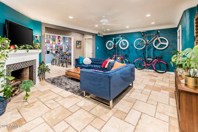 2930 N 16TH Drive, Phoenix, AZ 85015