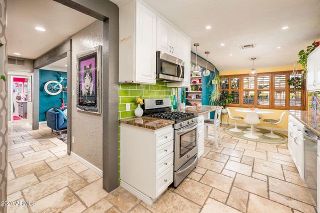 2930 N 16TH Drive, Phoenix, AZ 85015