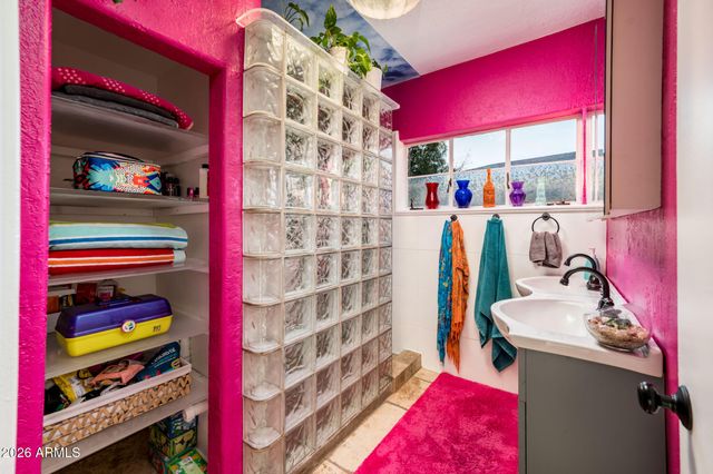 2930 N 16TH Drive, Phoenix, AZ 85015