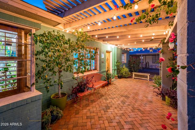 2930 N 16TH Drive, Phoenix, AZ 85015