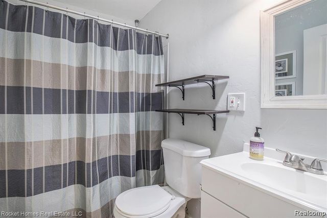 2836 Edna Jane Drive, Auburn Hills, MI 48326