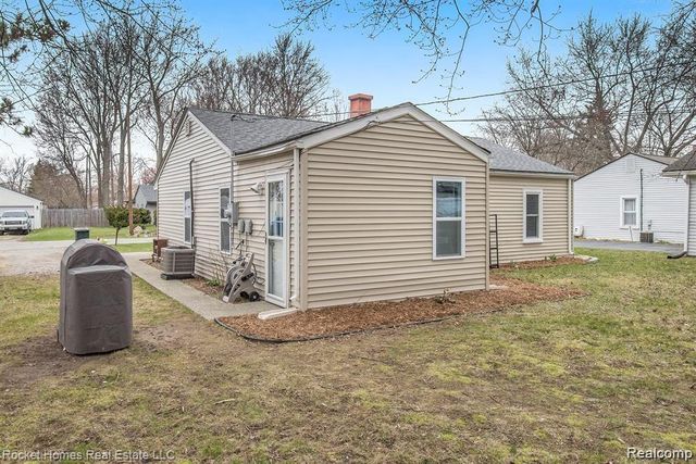 2836 Edna Jane Drive, Auburn Hills, MI 48326