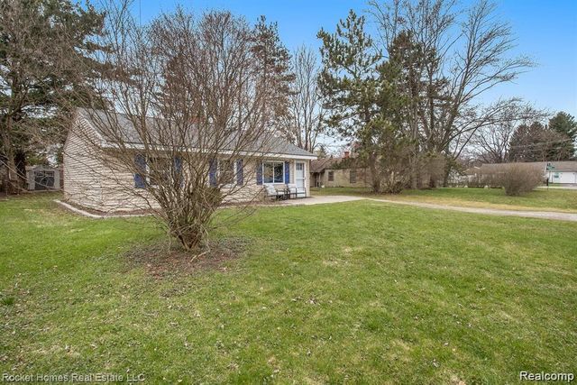 2836 Edna Jane Drive, Auburn Hills, MI 48326