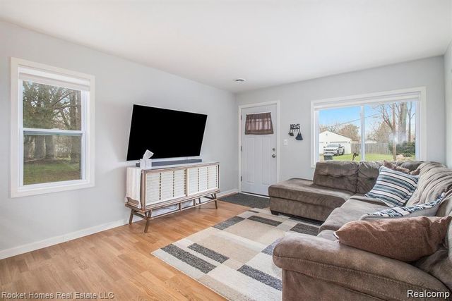 2836 Edna Jane Drive, Auburn Hills, MI 48326