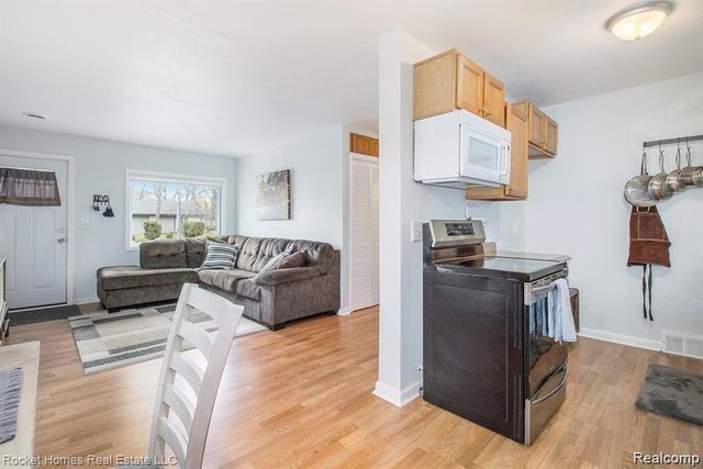 2836 Edna Jane Drive, Auburn Hills, MI 48326