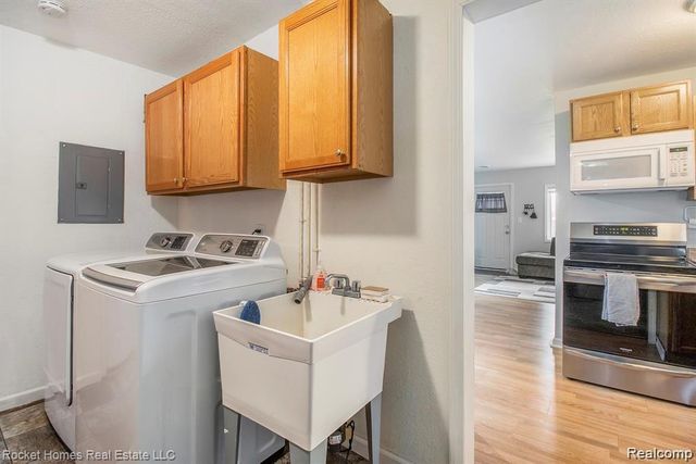 2836 Edna Jane Drive, Auburn Hills, MI 48326