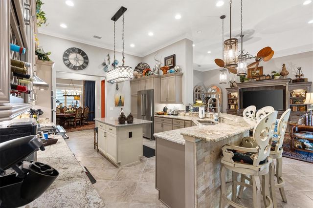 885 IRON OAK WAY, The Villages, FL 32163