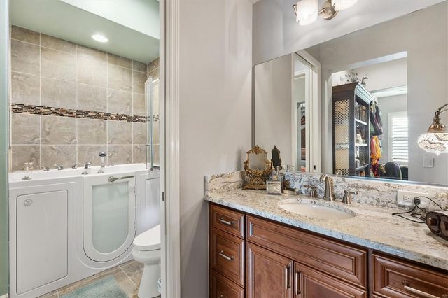 885 IRON OAK WAY, The Villages, FL 32163