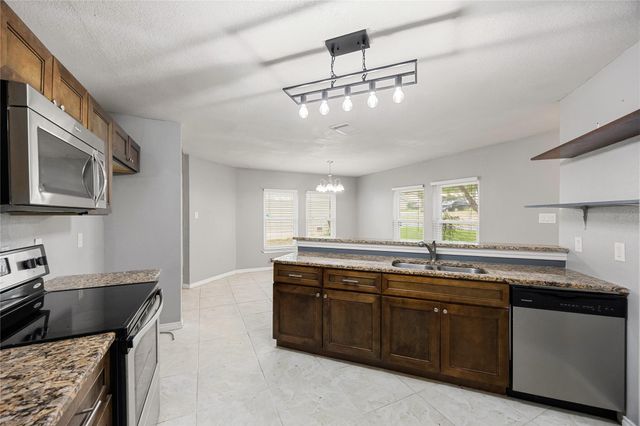 9735 Fortune Ridge DR, Converse, TX 78109